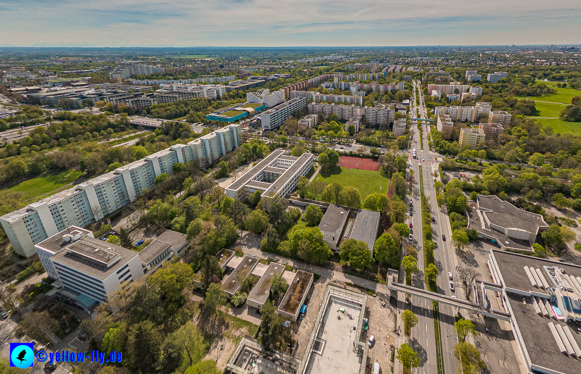 04.05.2023 - Luftbilder vom Haus für Kinder in Neuperlach